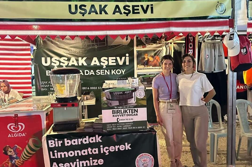 UŞAK AŞEVİ İÇİN BİR BARDAK LİMONATA İÇ